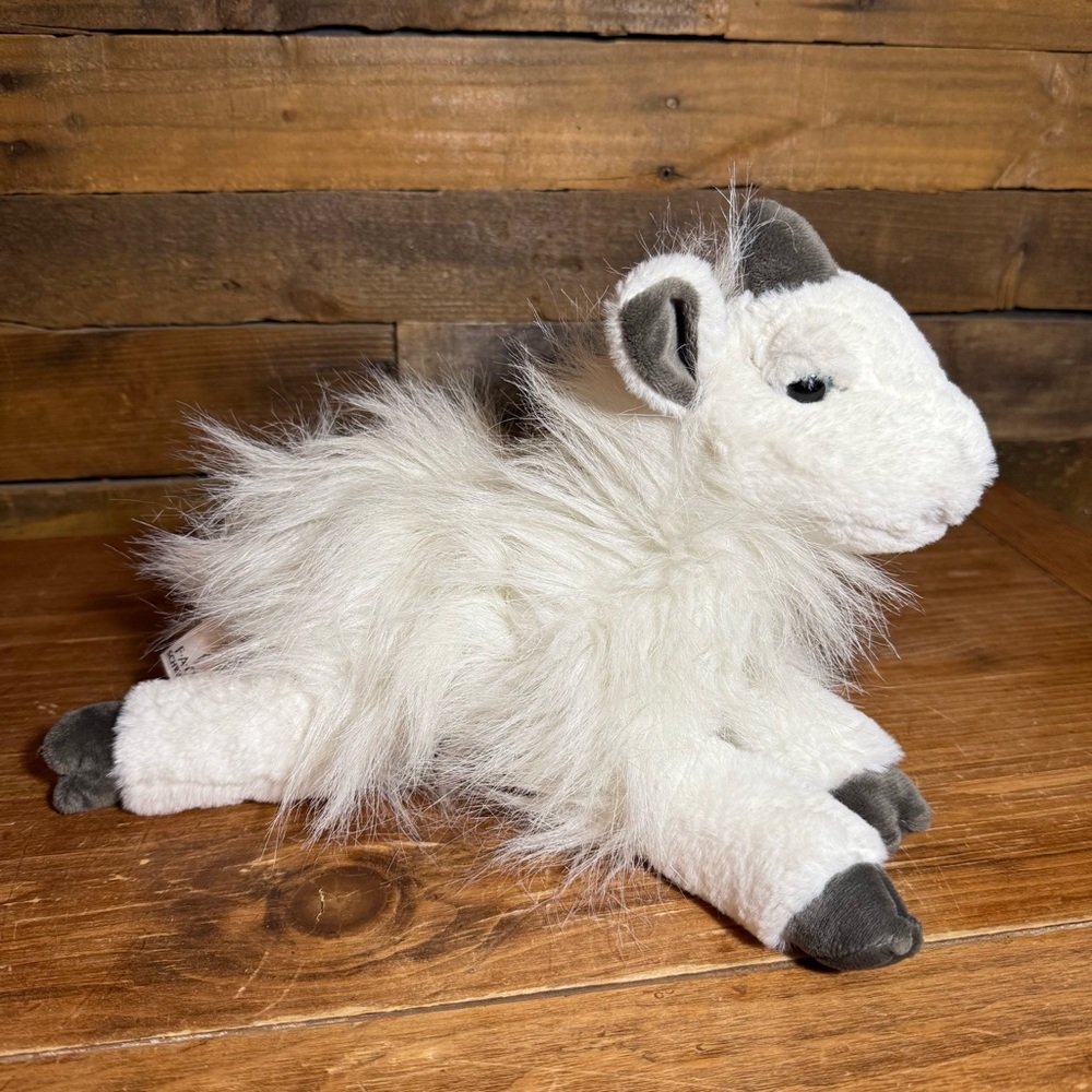 FAO SCHWARZ White Fuzzy Baby Goat Blue Eyes Plush - Picture 2 of 11